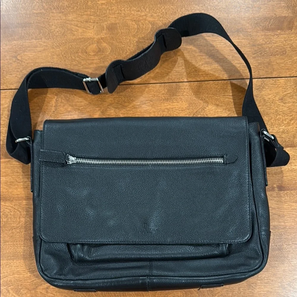 Black Leather Men's Messenger Bag